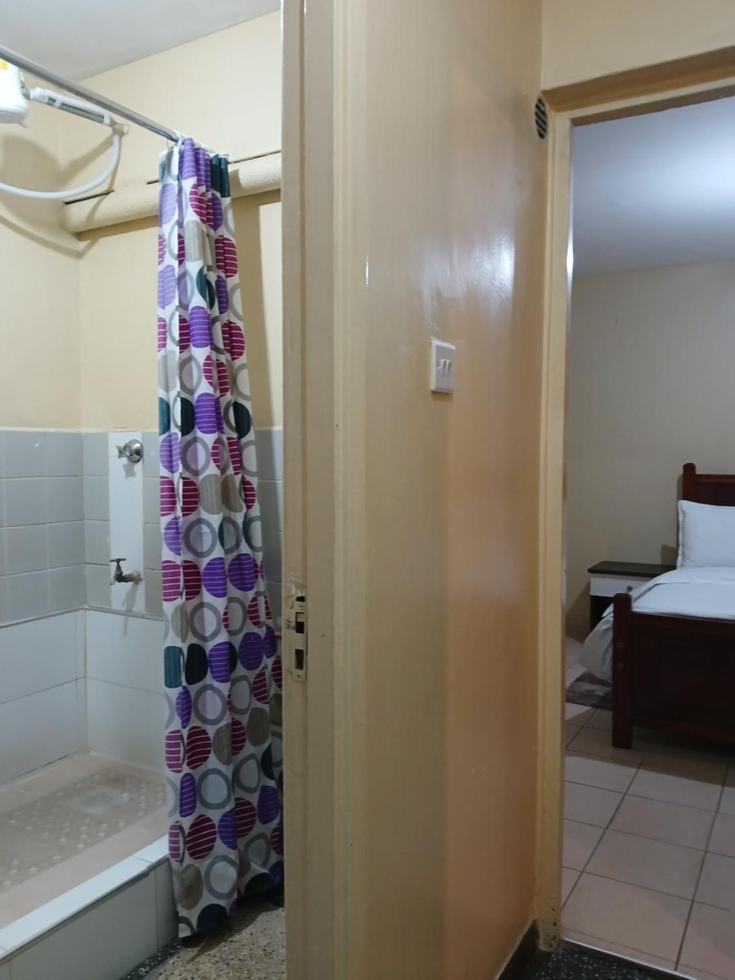 Au Village * Nairobi